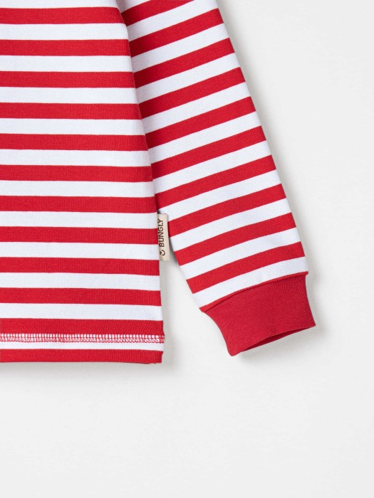 пижама "один дома" из россии вид сбоку