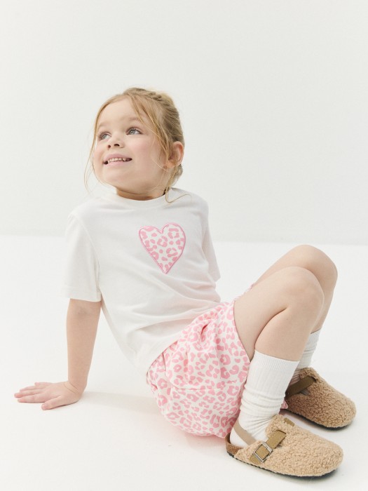 пижама "розовый леопард" от бренда bungly вид слева