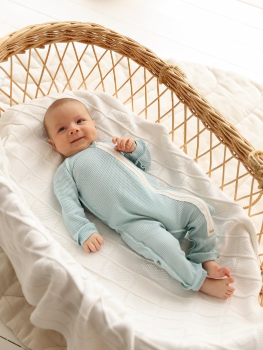 пижама-слип из вафельной ткани "небо" 0+ от бренда bungly вид слева