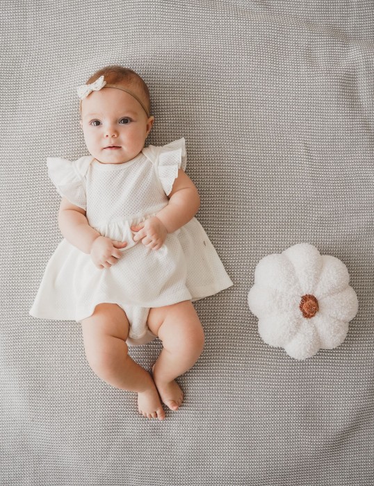 Товар молочного цвета с внутренней стороны