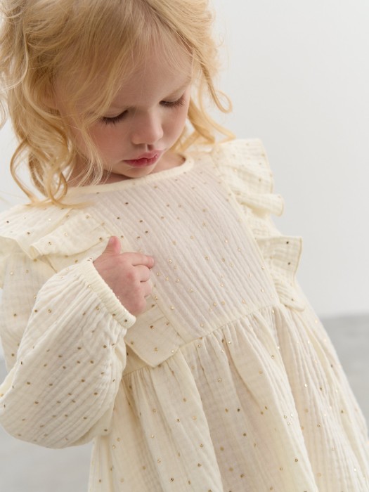 платье муслиновое "восторг" 0+ из муслина спереди