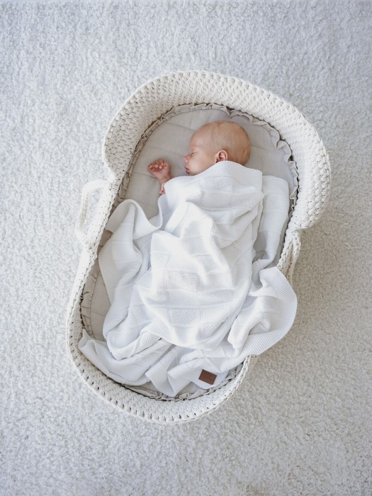 плед вязаный хлопковый "молоко" 0+ от бренда bungly вид слева