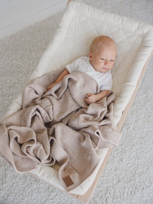 плед вязаный хлопковый "нюд" 0+ от бренда bungly вид слева