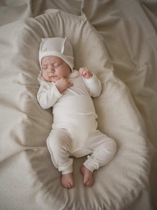 ползунки "молоко" из ажурного хлопка 0+ от бренда bungly вид слева