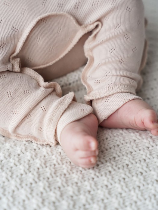 ползунки "нюд" из ажурного хлопка 0+ из хлопка спереди