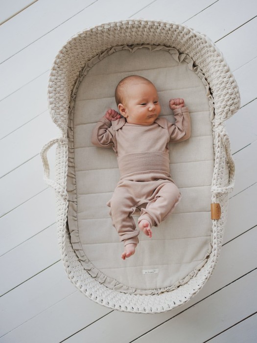 ползунки с наружными швами "карамель" 0+ от бренда bungly вид слева