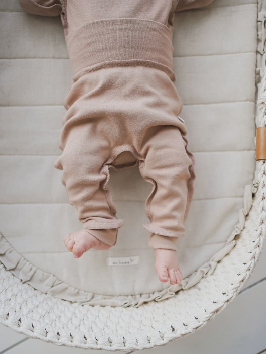 ползунки с наружными швами "карамель" 0+ по цене 559 руб вид справа