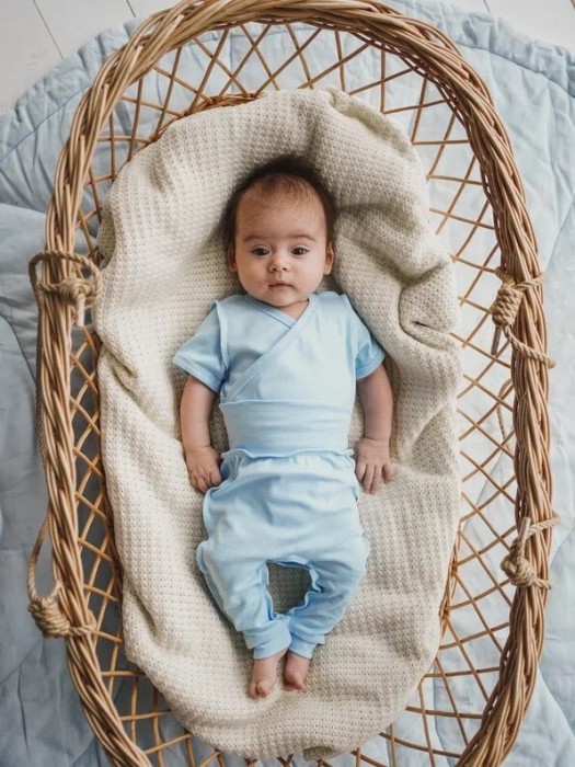 ползунки с наружными швами "светлый деним" 0+ от бренда bungly вид слева