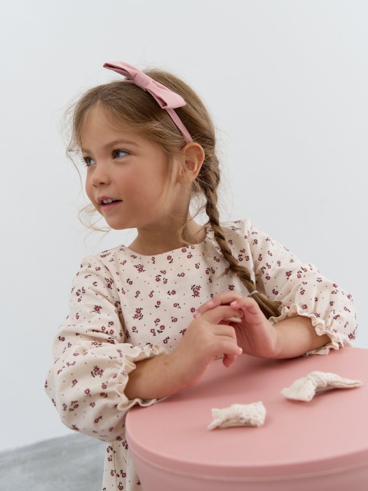 повязка-бант "клубничный крем" из россии вид сбоку