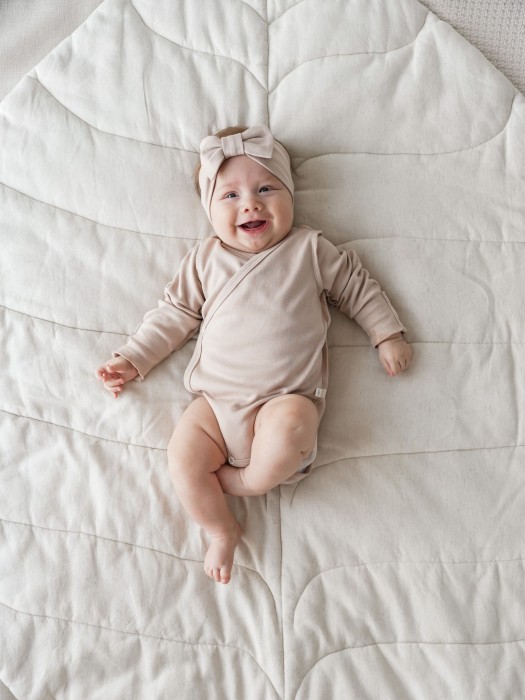 Товар крем-брюле цвета с внутренней стороны