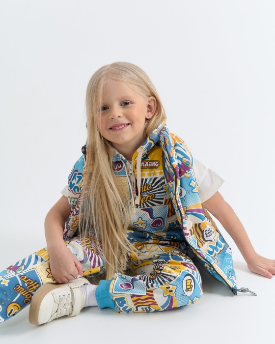 ромпер с длинными штанинами "comic hero" универсального стиля с лицевой стороны