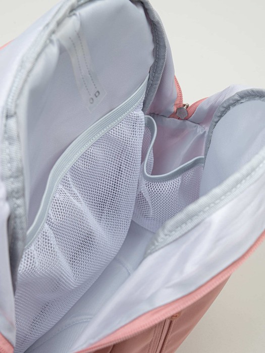 Товар кораллового цвета с внутренней стороны