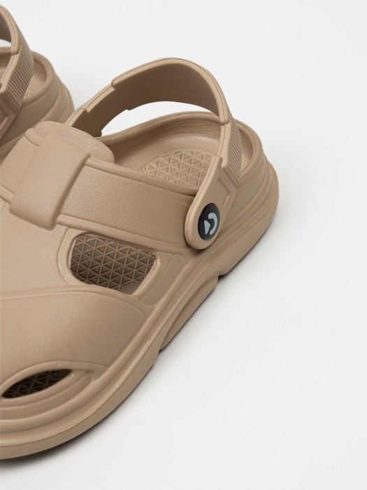 Товар песочного цвета с внутренней стороны