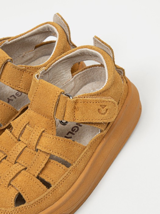 сандалии "горчица" на застежке для детского возраста с изнаночной стороны