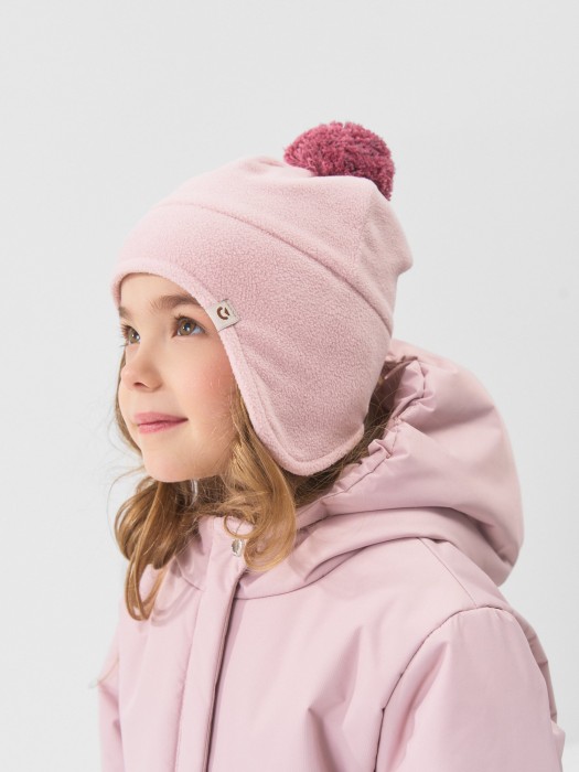 шапка флисовая "пудра" от бренда bungly вид слева