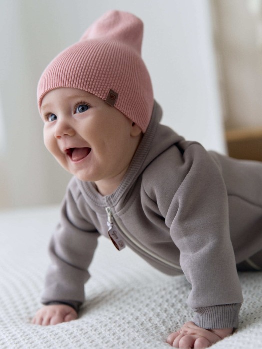 шапка хлопковая двухслойная "пыльная роза" 0+ по цене 769 руб вид справа