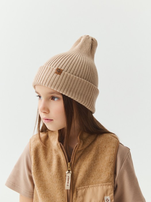шапка хлопковая однослойная "беж" от бренда bungly вид слева