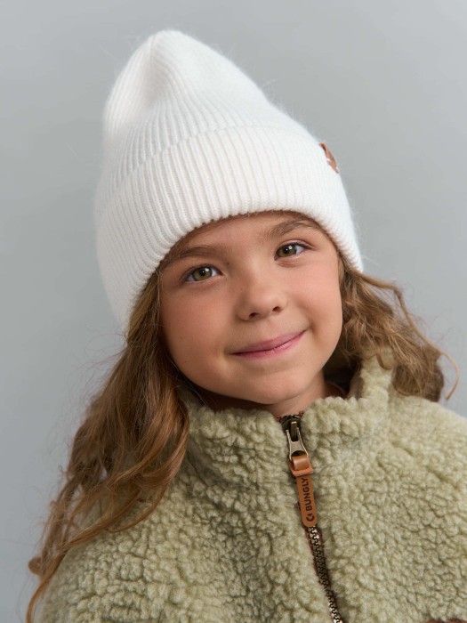 Товар молочного цвета с внутренней стороны