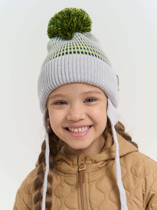 шапка из смесовой шерсти "авокадо" на завязках от бренда bungly вид слева