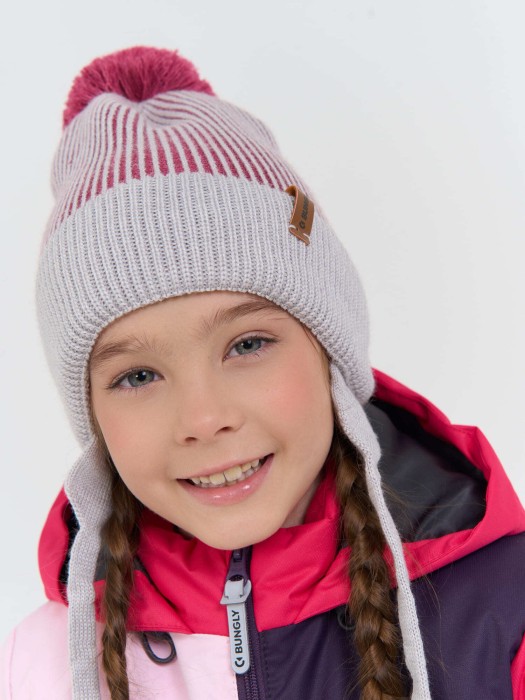 шапка из смесовой шерсти "брусника" на завязках от бренда bungly вид слева