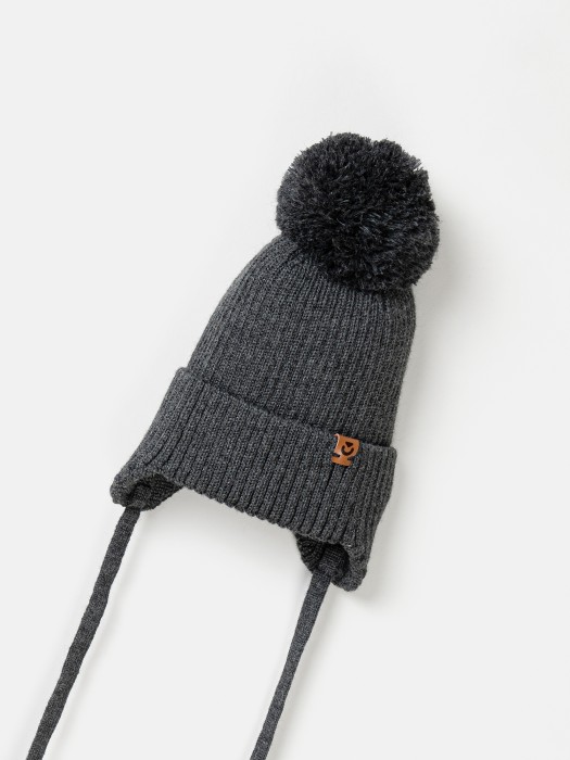 шапка из смесовой шерсти "графит" на завязках из россии вид сбоку