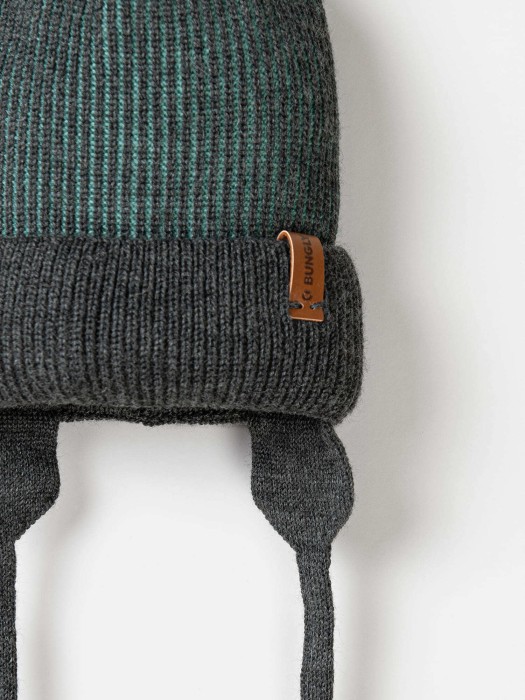 шапка из смесовой шерсти "морская волна" на завязках из россии вид сбоку