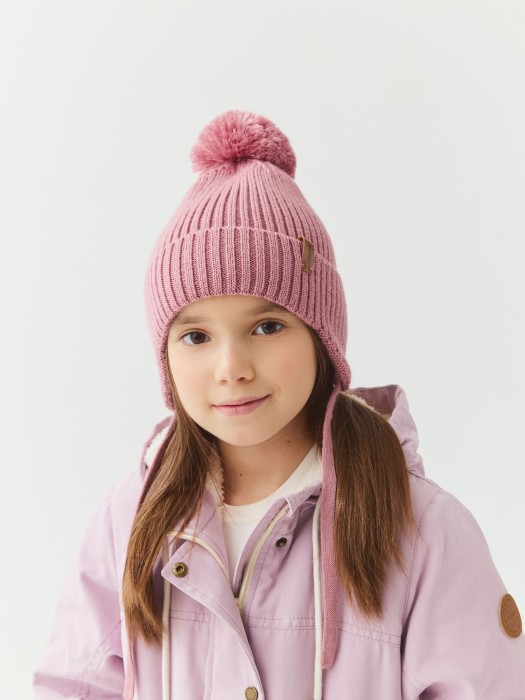 шапка из смесовой шерсти "пудра" на завязках от бренда bungly вид слева