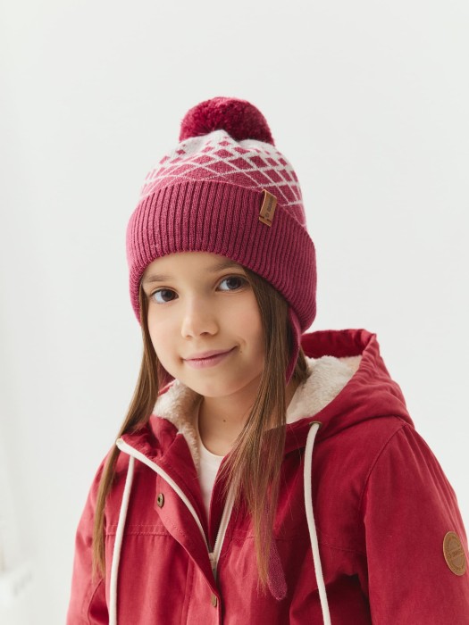 шапка из смесовой шерсти "ромбы фуксия" от бренда bungly вид слева