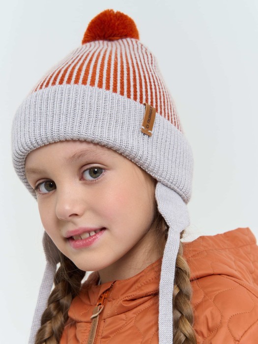 шапка из смесовой шерсти "терракот" на завязках от бренда bungly вид слева