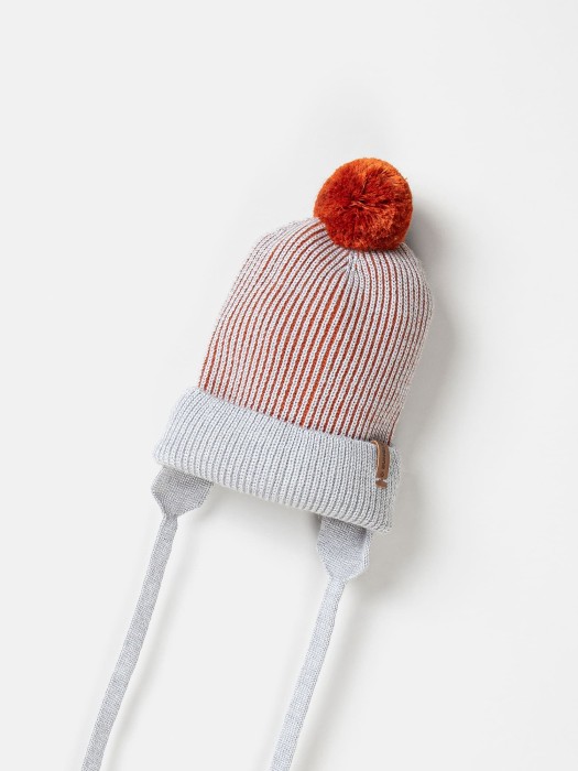 шапка из смесовой шерсти "терракот" на завязках по цене 1079 руб вид справа