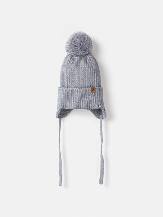 шапка из смесовой шерсти "жемчуг" на завязках от бренда bungly вид слева