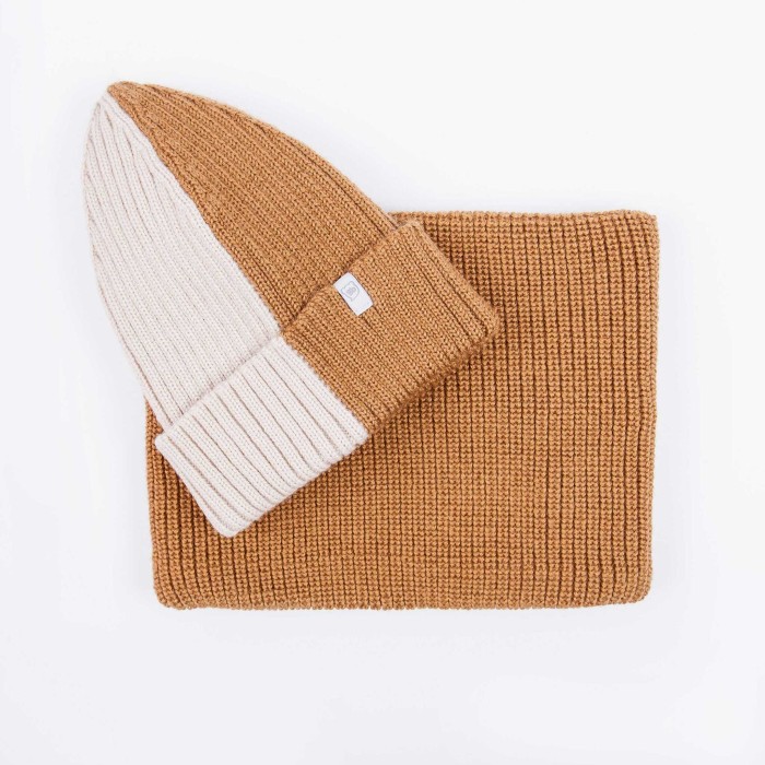 шапка свечка из смесовой шерсти однослойная с отворотом "шоколадный пломбир" по цене 899 руб вид справа