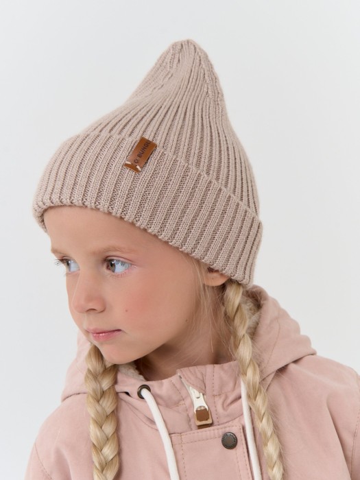 шапка свечка из смесовой шерсти однослойная "ваниль" от бренда bungly вид слева