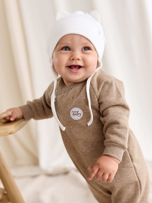 шапка трикотажная двухслойная "молоко" 0+ из россии вид сбоку