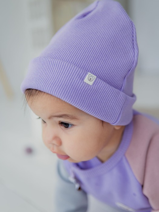 шапка трикотажная "лаванда" 0+ от бренда bungly вид слева