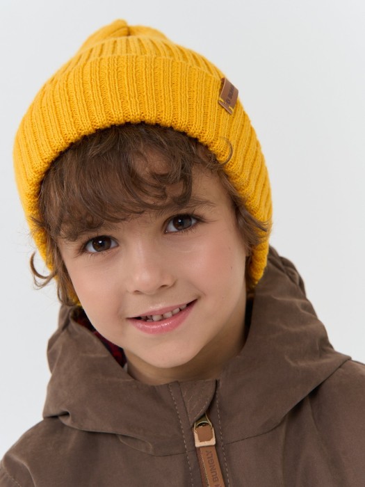 шапка тыква из смесовой шерсти однослойная "горчица" от бренда bungly вид слева