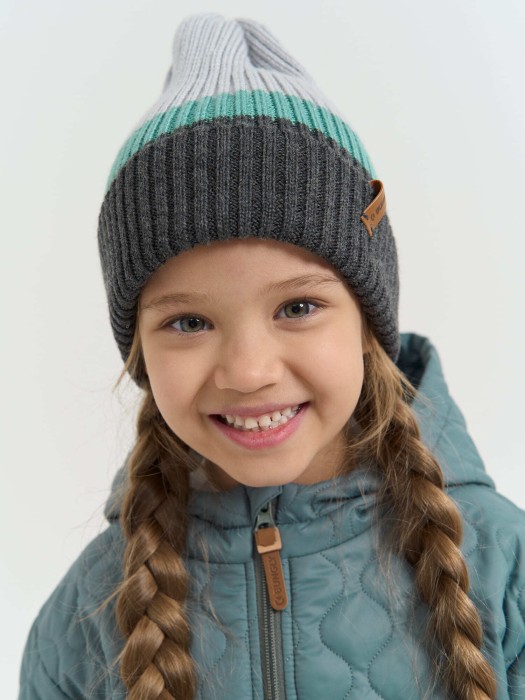 шапка тыква из смесовой шерсти однослойная колор блок "графит" от бренда bungly вид слева