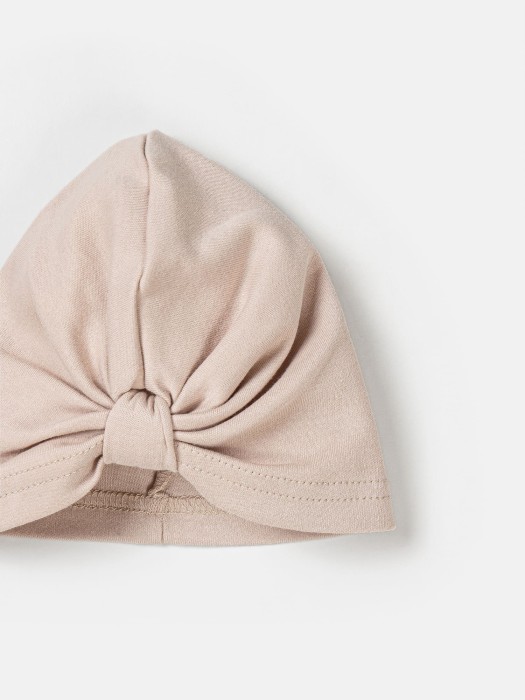 шапка тюрбан "крем-брюле" 0+ по цене 599 руб вид справа