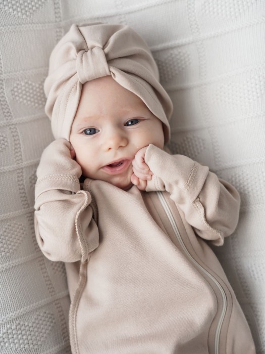 Товар крем-брюле цвета с внутренней стороны