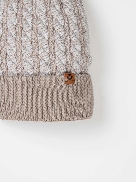 шапка зимняя из смесовой шерсти с флисовым подкладом "нюд" 7+ по цене 1199 руб вид справа