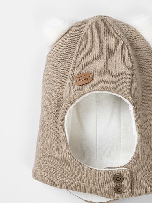 шлем зимний из смесовой шерсти "экрю" на кнопках 0+ от бренда bungly вид слева