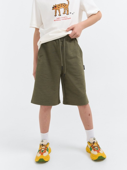шорты бермуды "хаки" 7+ от бренда bungly вид слева
