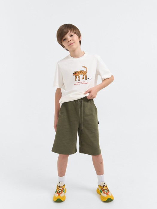 Товар хаки цвета с внутренней стороны