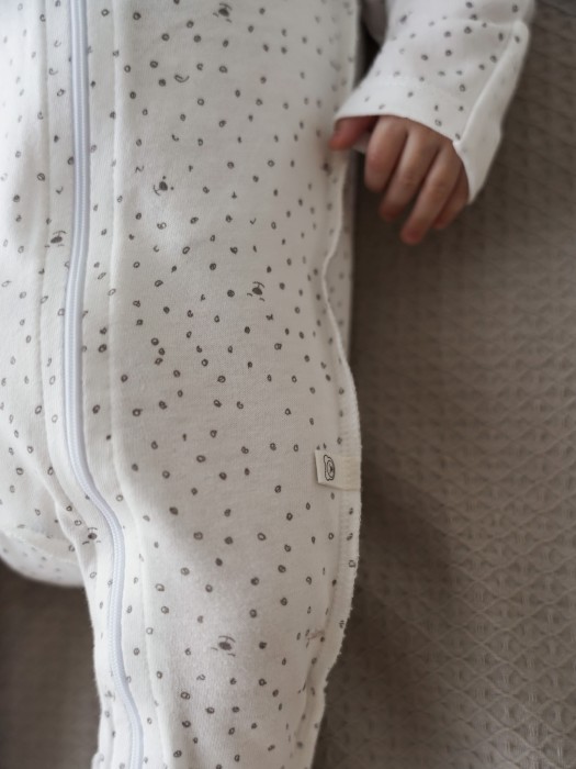 слип на молнии с закрытой ножкой "мишутка" 0+ из россии вид сбоку