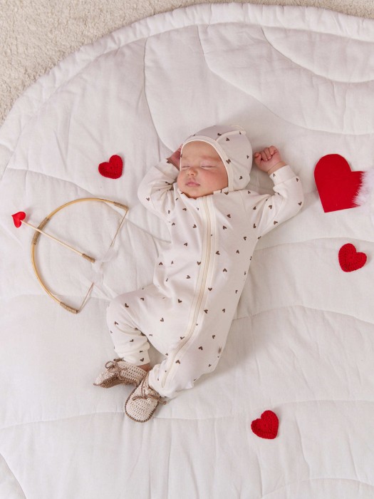 слип на молнии "сердечки" 0+ от бренда bungly вид слева