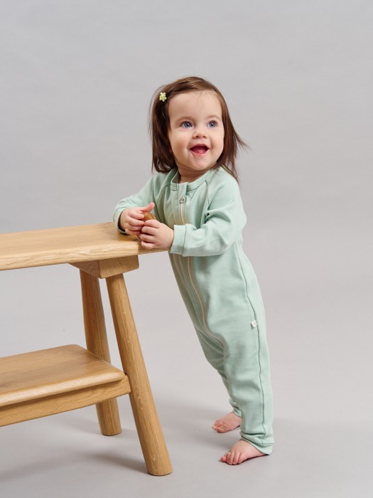 слип на молнии "шалфей" 0+ от бренда bungly вид слева