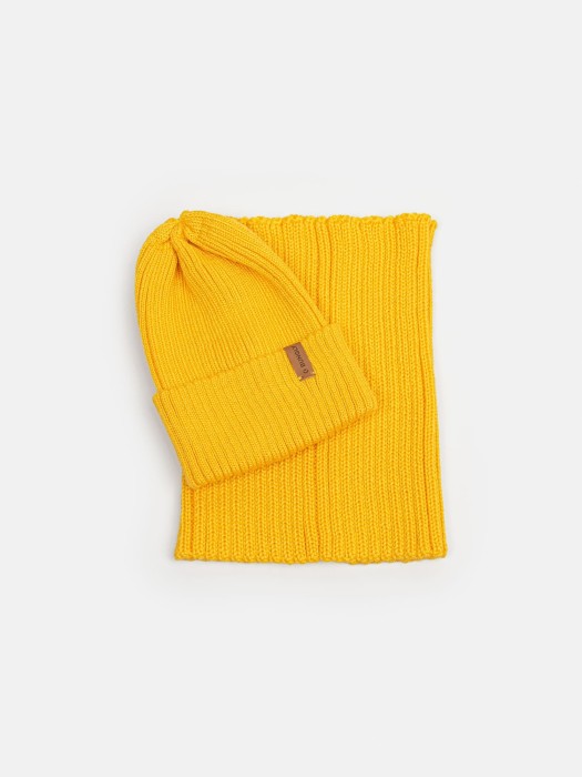 Товар горчичного цвета с внутренней стороны