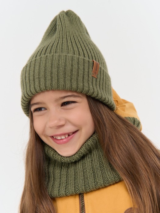 снуд из смесовой шерсти "олива" вертикальная вязка от бренда bungly вид слева