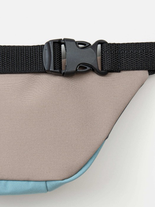 сумка бананка "ниагара" по цене 1499 руб вид справа