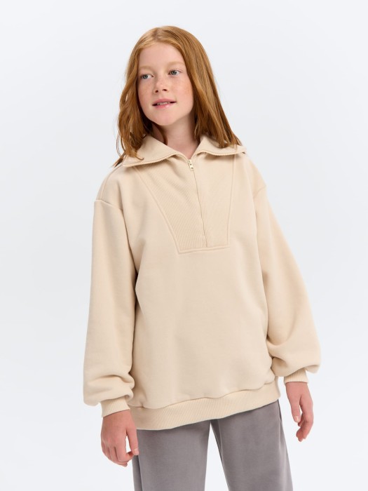 свитшот "это норм" 7+ от бренда bungly вид слева